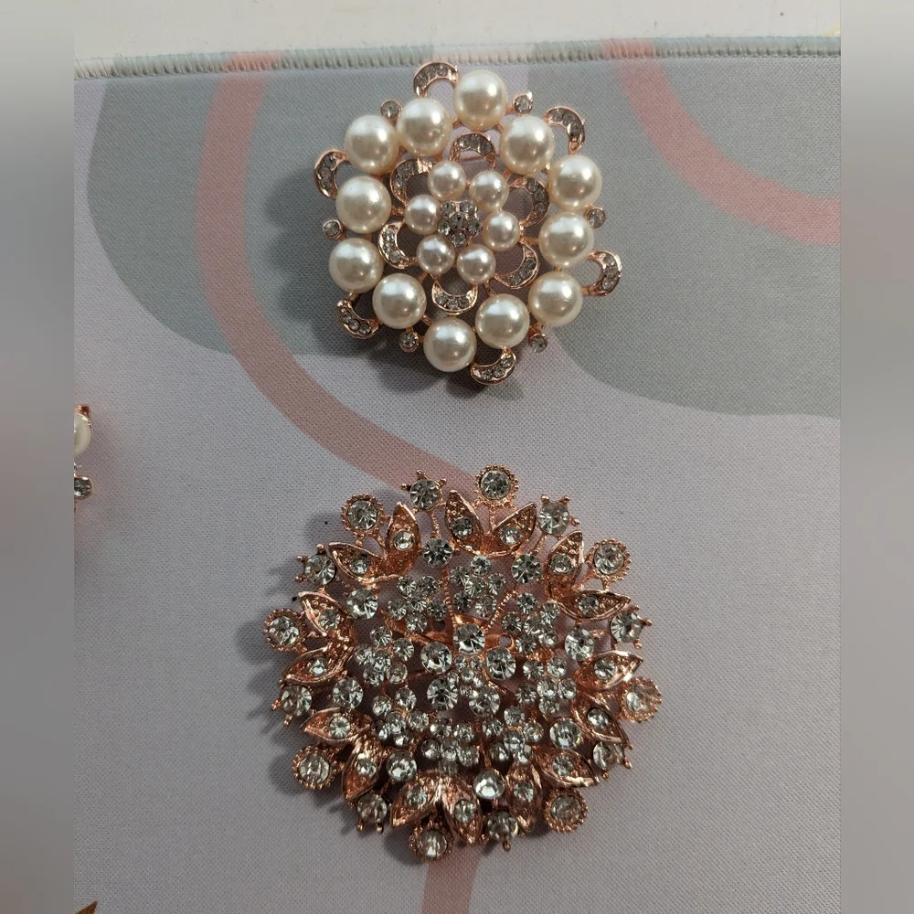 Set of 10 Brooches/Pins